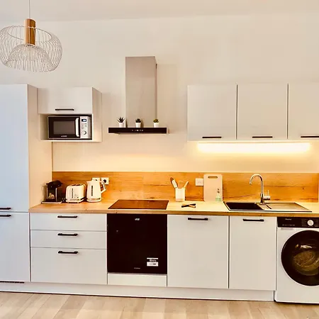 Elegant T3 Centre, 10 Mn A Pieds Palais, Croisette Apartment *