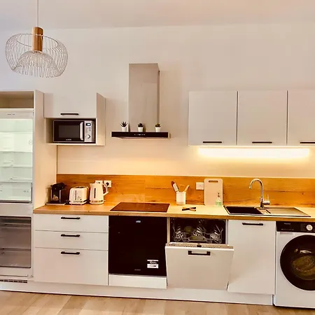 Apartment Elegant T3 Centre, 10 Mn A Pieds Palais, Croisette