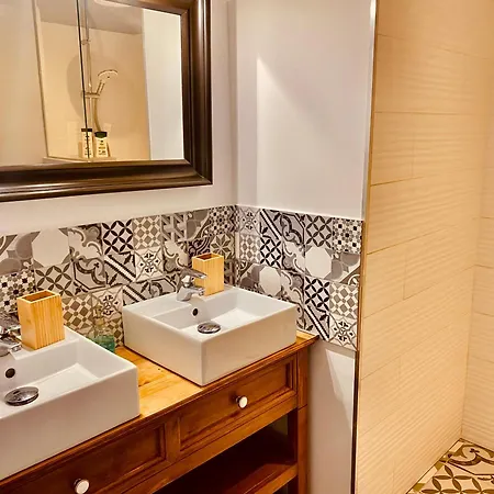 Apartment Elegant T3 Centre, 10 Mn A Pieds Palais, Croisette